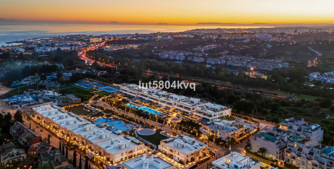 Продажа апартаментов на первом этаже в The Golden Mile 42