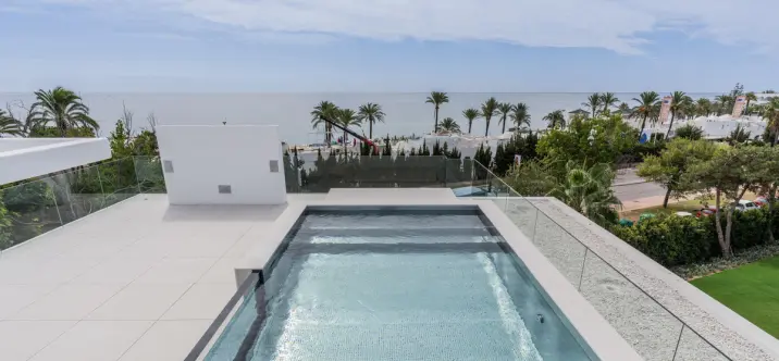 Semi-detached house R5066482 3