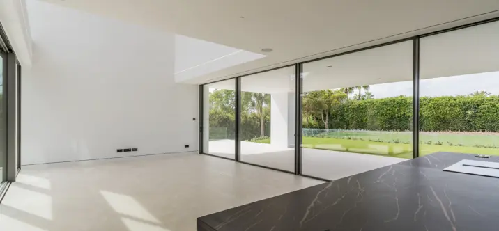 Semi-detached house R5066482 4