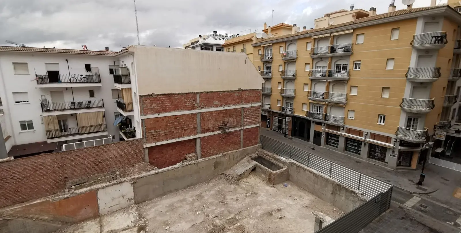 Sale of commercial plot in Fuengirola 1