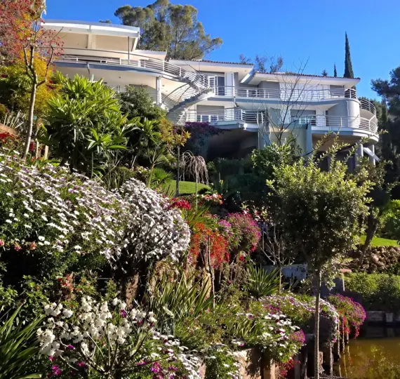 Detached villa R4762864