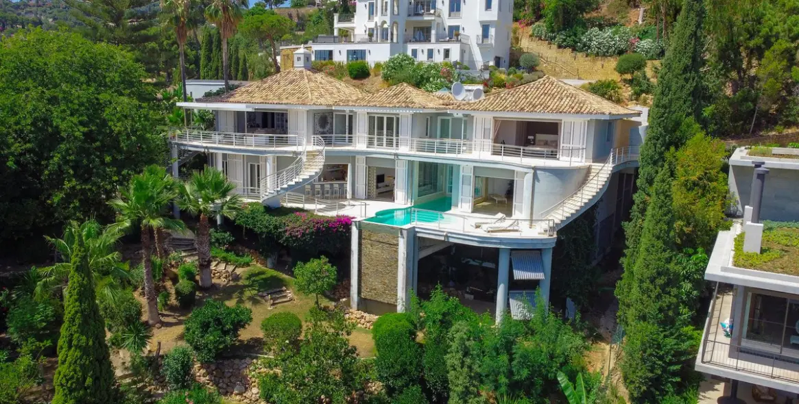 Sale of detached villa in Benahavís (district El Madronal) 2