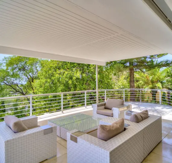 Detached villa R4762864