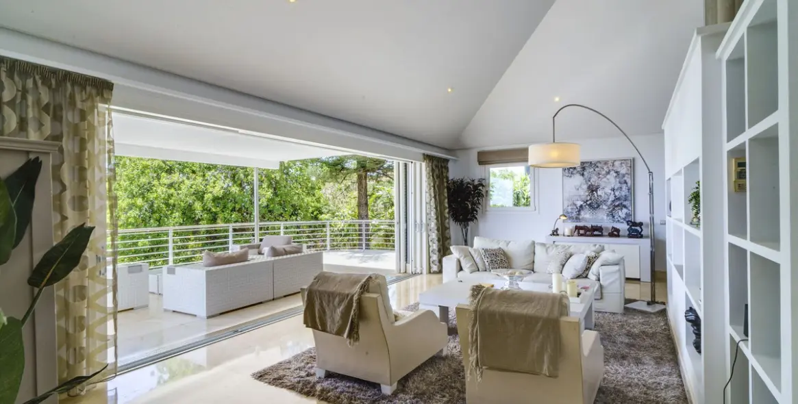 Sale of detached villa in Benahavís (district El Madronal) 10