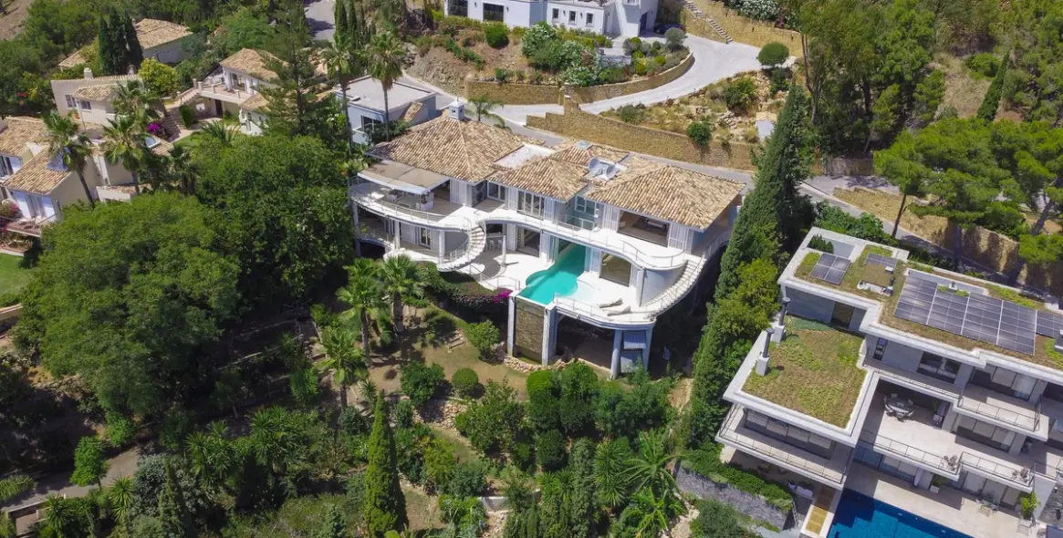 Sale of detached villa in El Madroñal 19