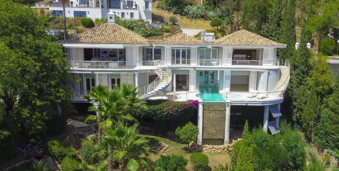 Sale of detached villa in El Madroñal 20