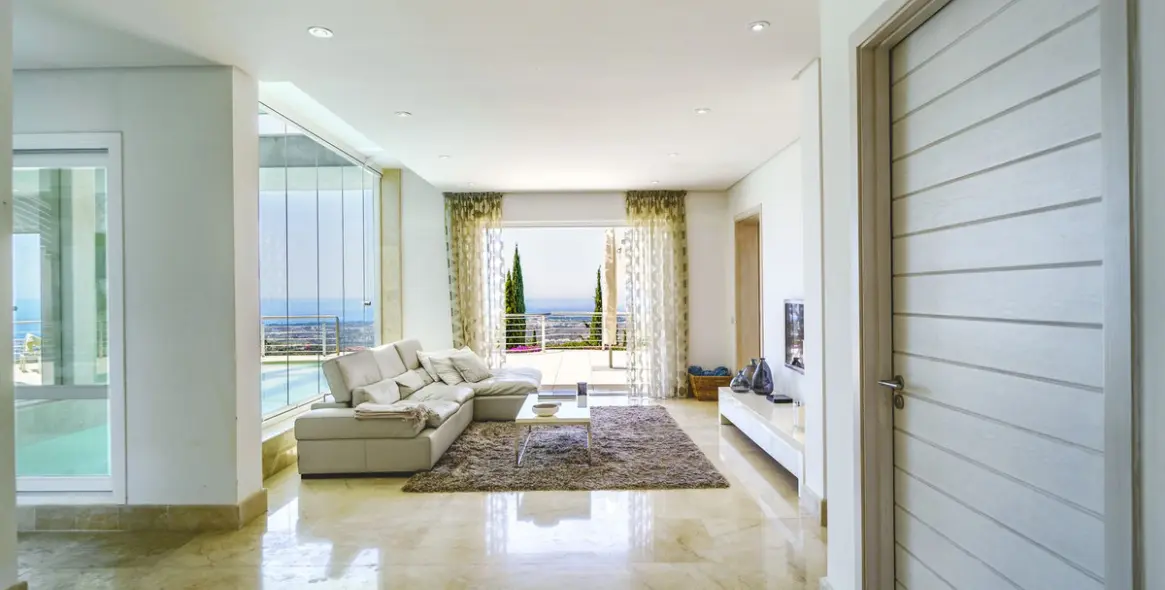 Sale of detached villa in El Madroñal 34