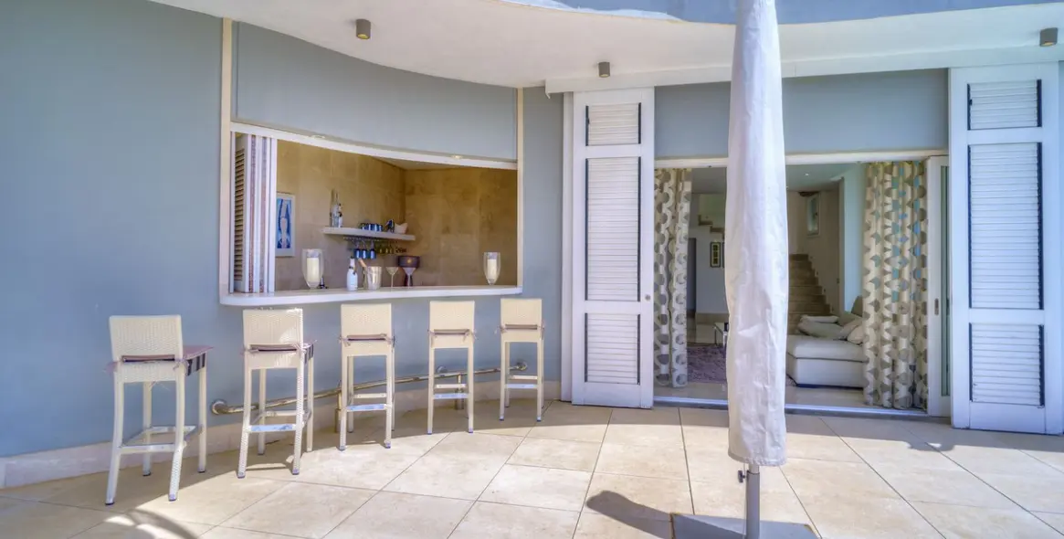 Sale of detached villa in El Madroñal 38