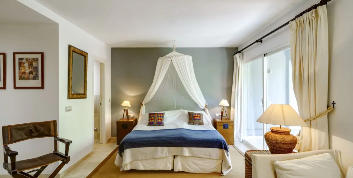 Sale of detached villa in El Madroñal 42