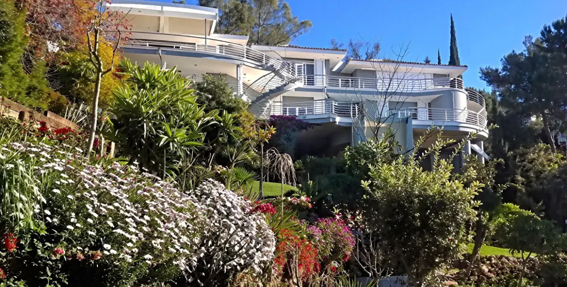 Sale of detached villa in El Madroñal 45