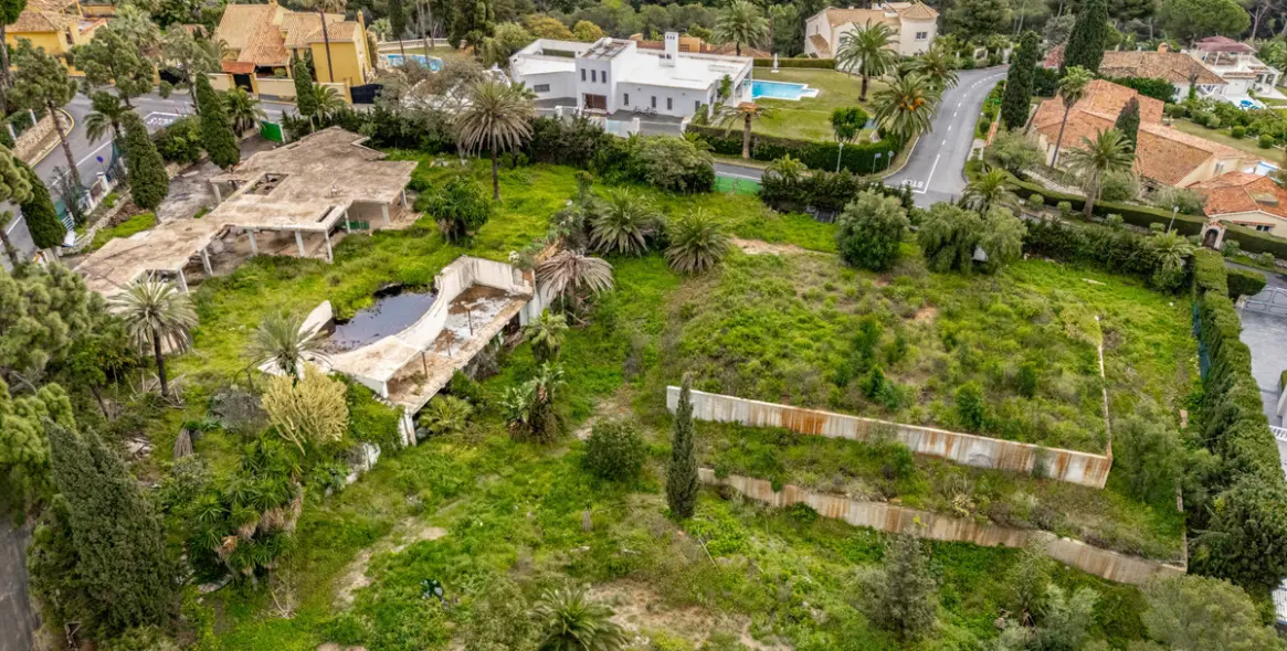 Sale of residential plot in Hacienda Las Chapas 3
