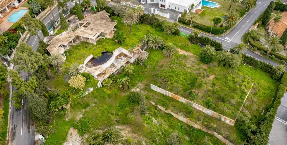 Sale of residential plot in Hacienda Las Chapas 11
