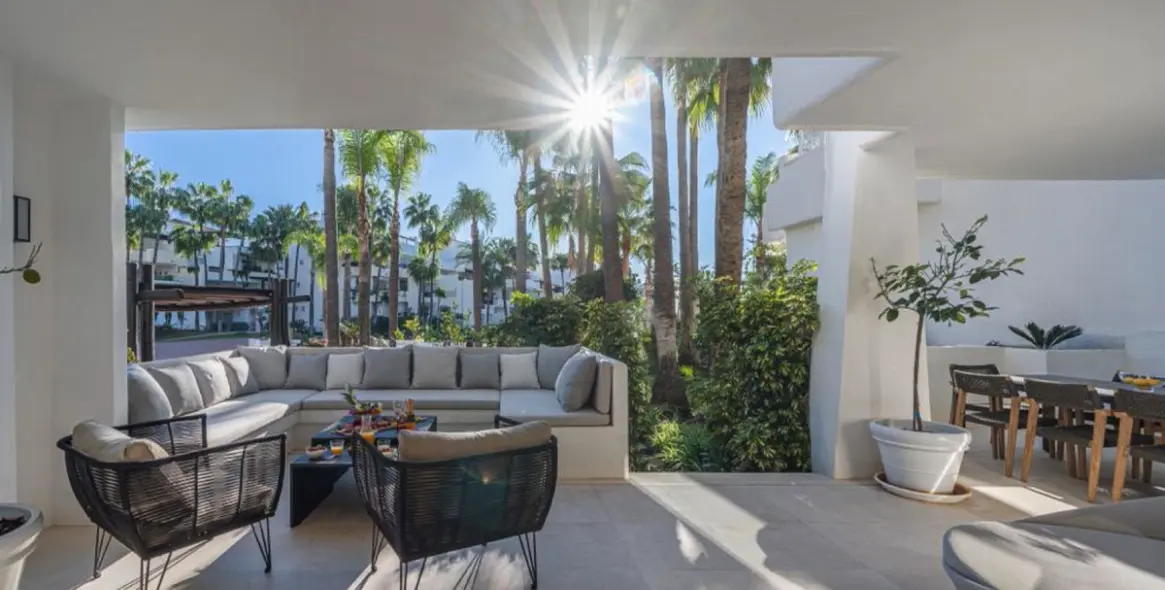 Sale of ground floor apartment in The Golden Mile 3