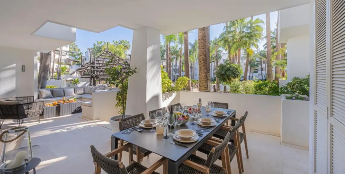 Sale of ground floor apartment in The Golden Mile 5