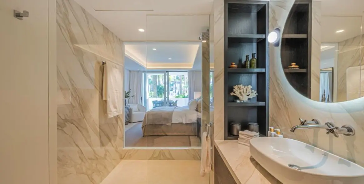 Sale of ground floor apartment in The Golden Mile 8