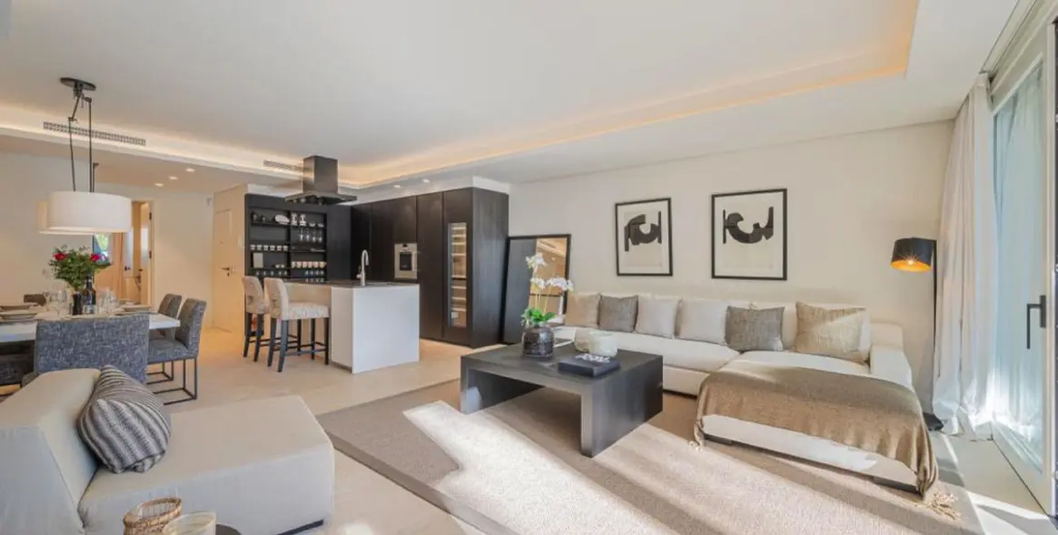 Sale of ground floor apartment in The Golden Mile 10