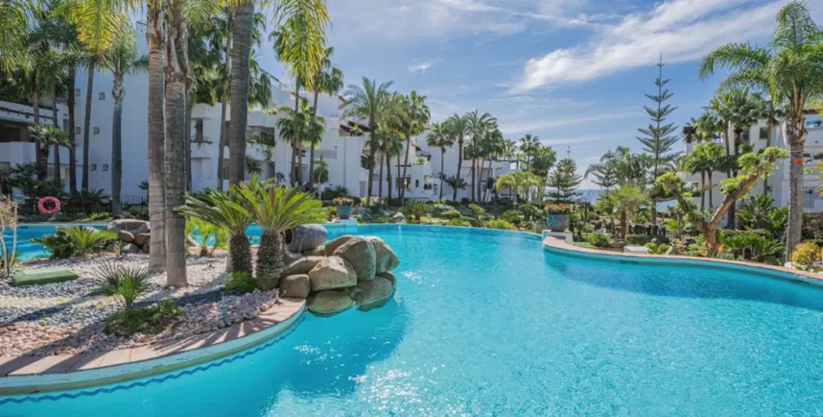Sale of ground floor apartment in The Golden Mile 12