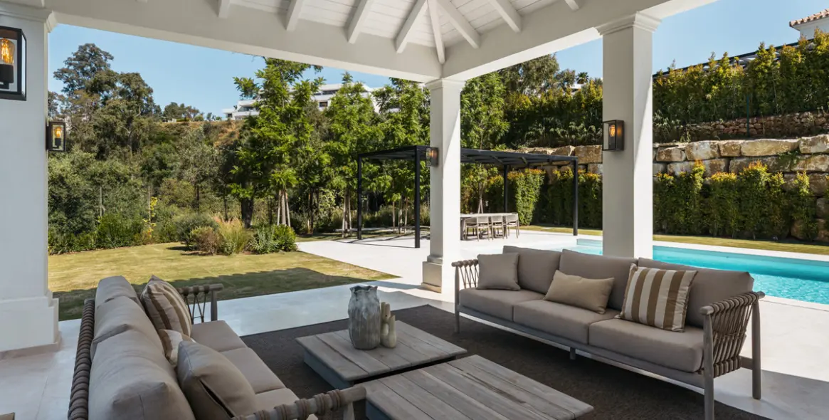 Venta de villa independiente en Nueva Andalucía 4