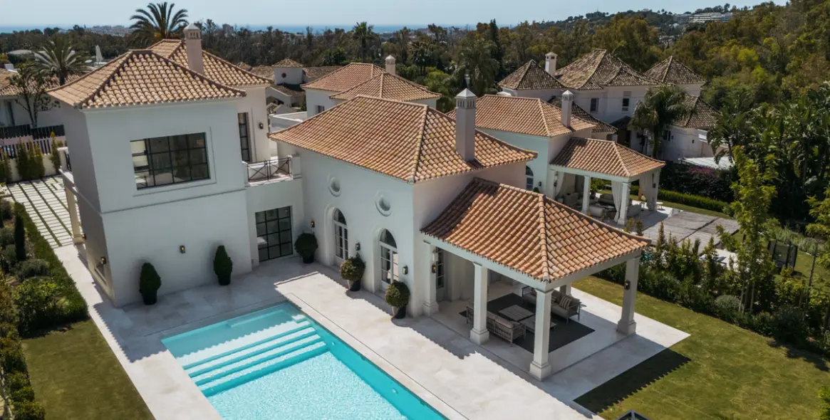 Venta de villa independiente en Nueva Andalucía 8