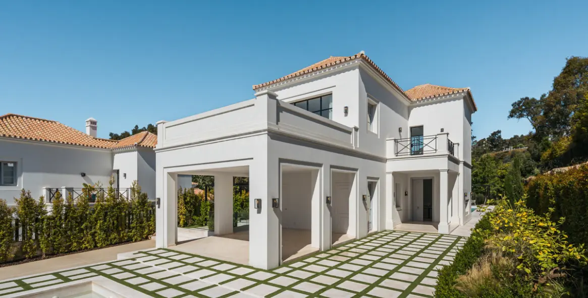 Venta de villa independiente en Nueva Andalucía 11