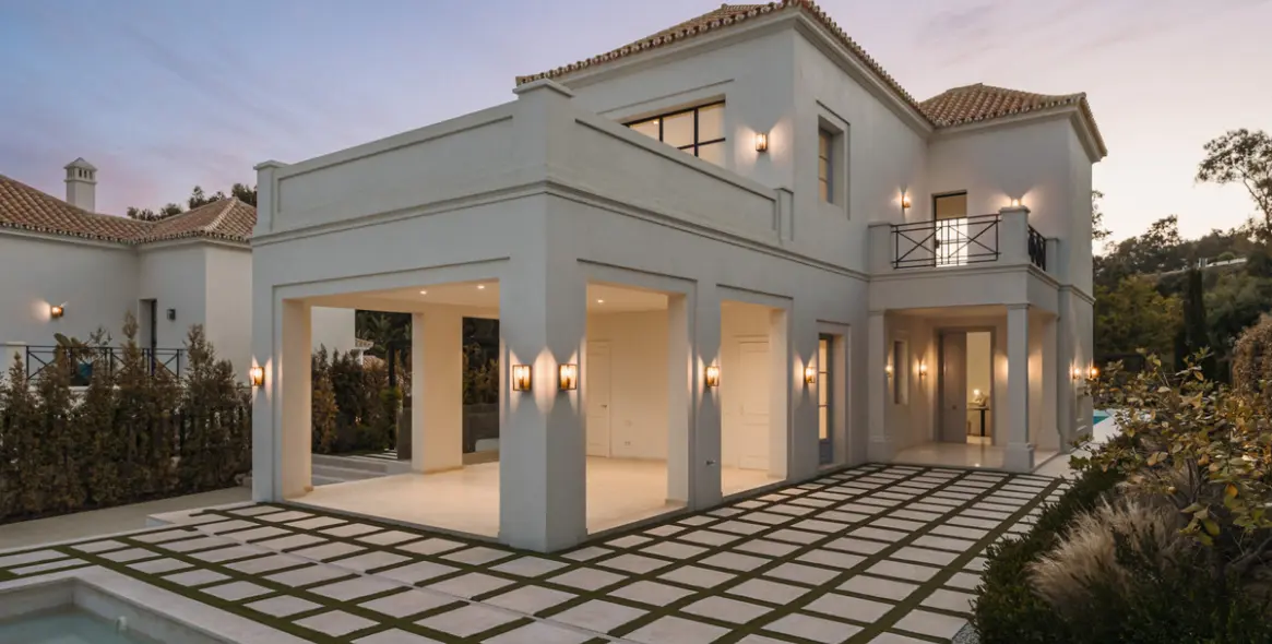 Venta de villa independiente en Nueva Andalucía 12