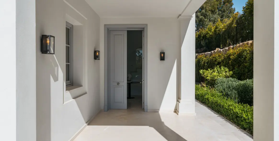 Venta de villa independiente en Nueva Andalucía 14