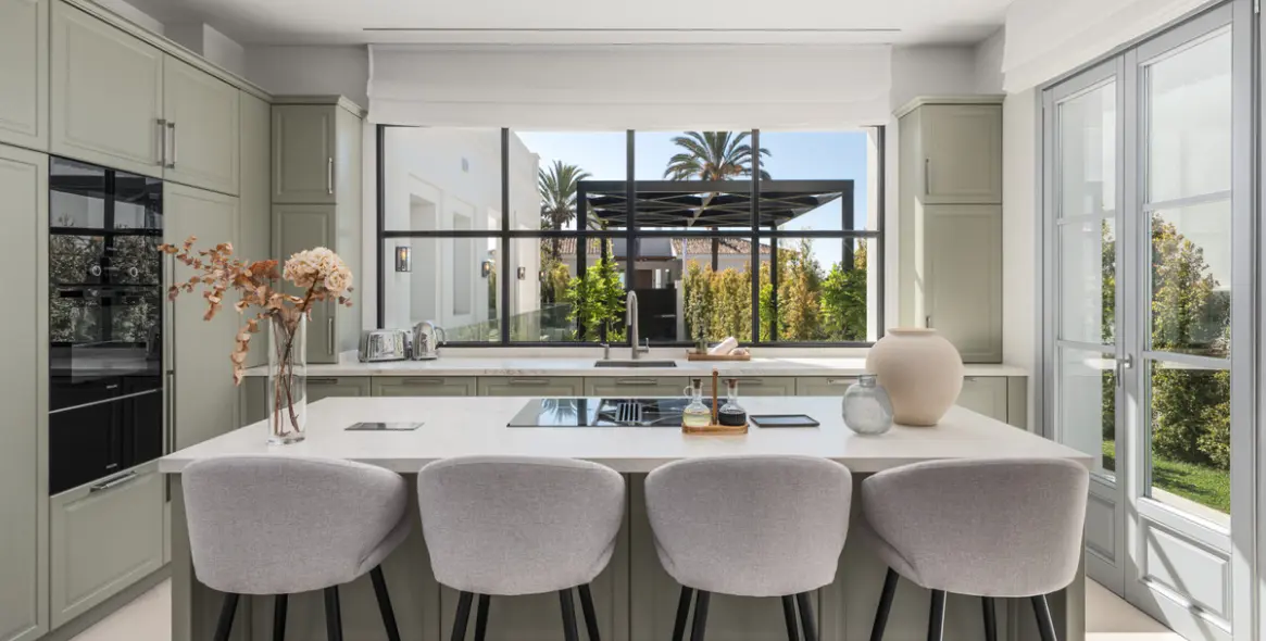 Venta de villa independiente en Nueva Andalucía 16