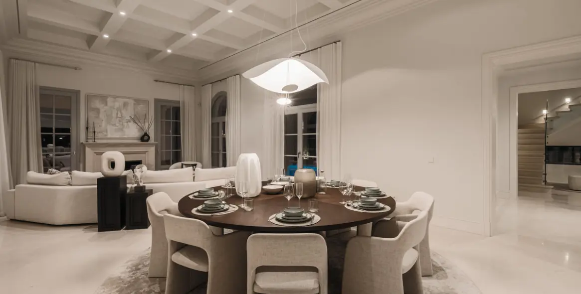 Venta de villa independiente en Nueva Andalucía 19