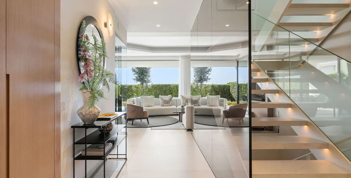 Продажа дома на две семьи в Nueva Andalucía (район Nueva Andalucía) 3