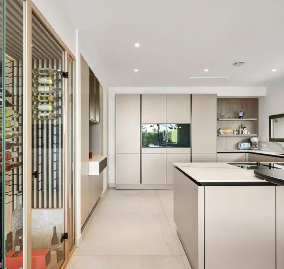 Дом на две семьи R5168548