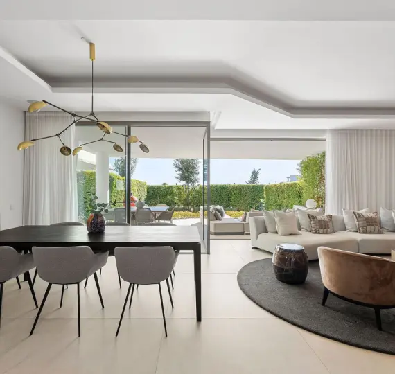 Дом на две семьи R5168548