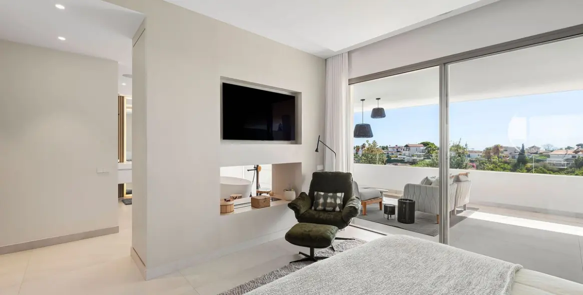 Продажа дома на две семьи в Nueva Andalucía (район Nueva Andalucía) 9