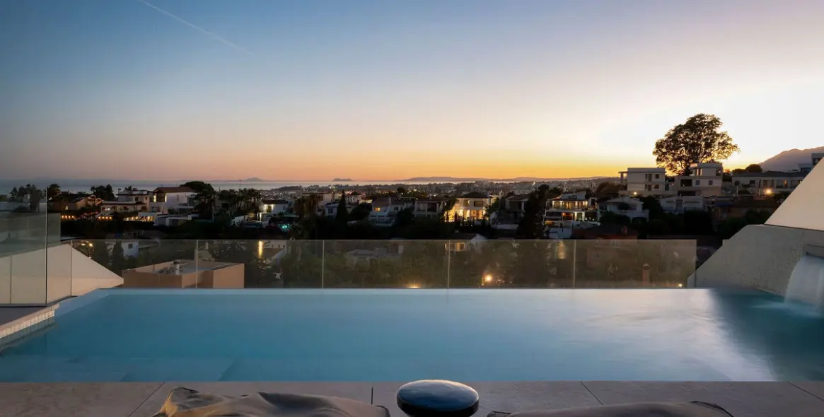 Sale of semi-detached house in Nueva Andalucía 24