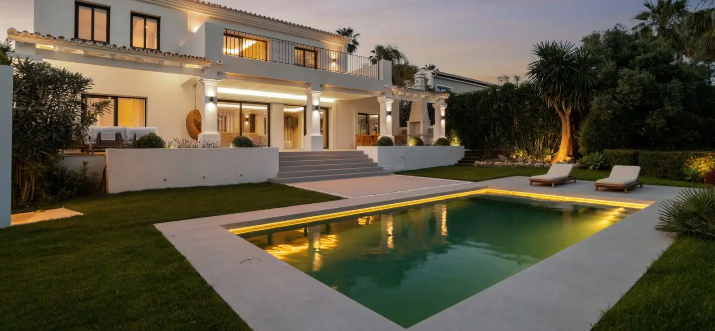 Sale of detached villa in Nueva Andalucía 0