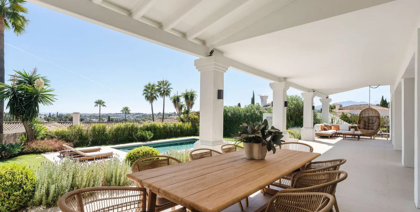 Sale of detached villa in Nueva Andalucía 2
