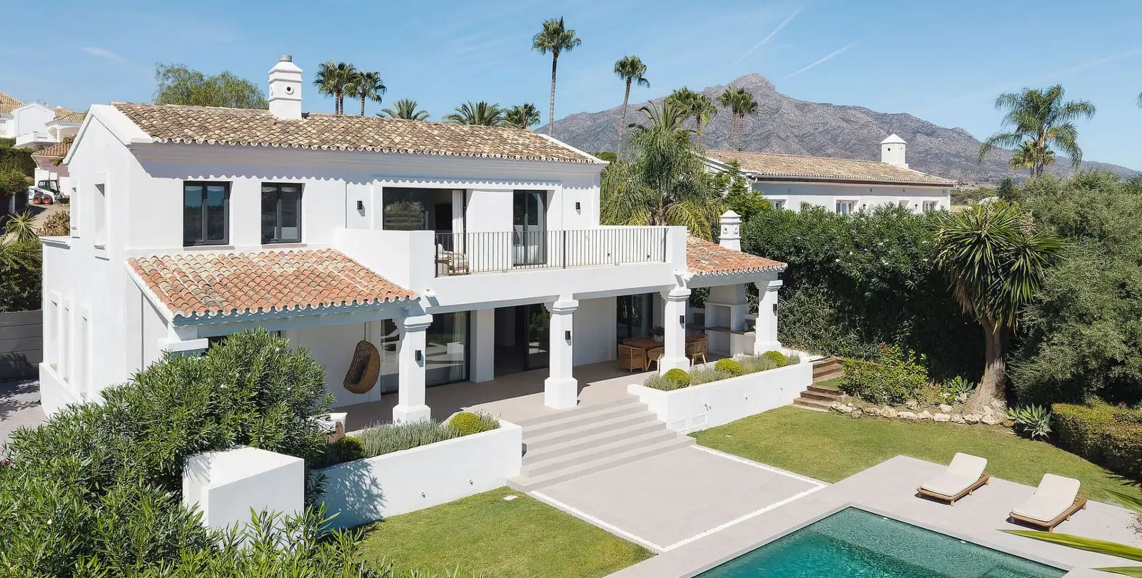 Sale of detached villa in Nueva Andalucía 3