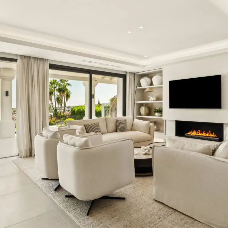 Sale of detached villa in Nueva Andalucía
