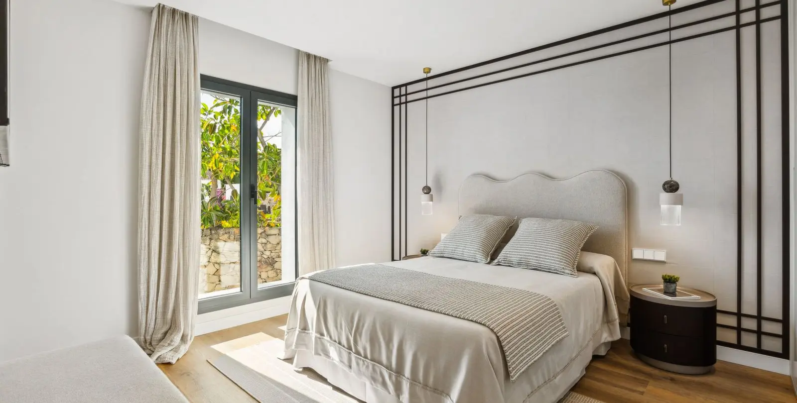 Sale of detached villa in Nueva Andalucía 14