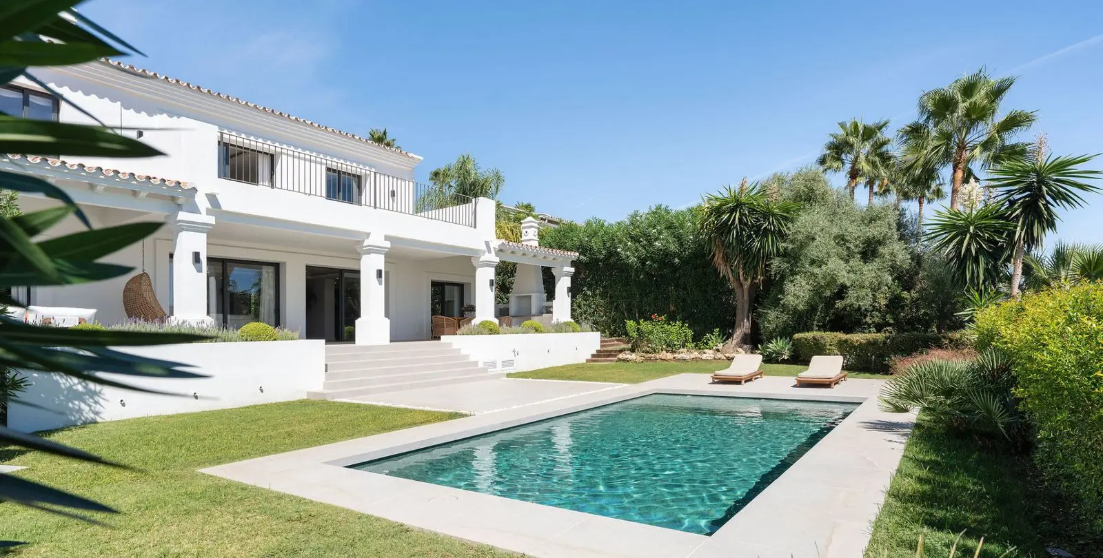 Sale of detached villa in Nueva Andalucía 25