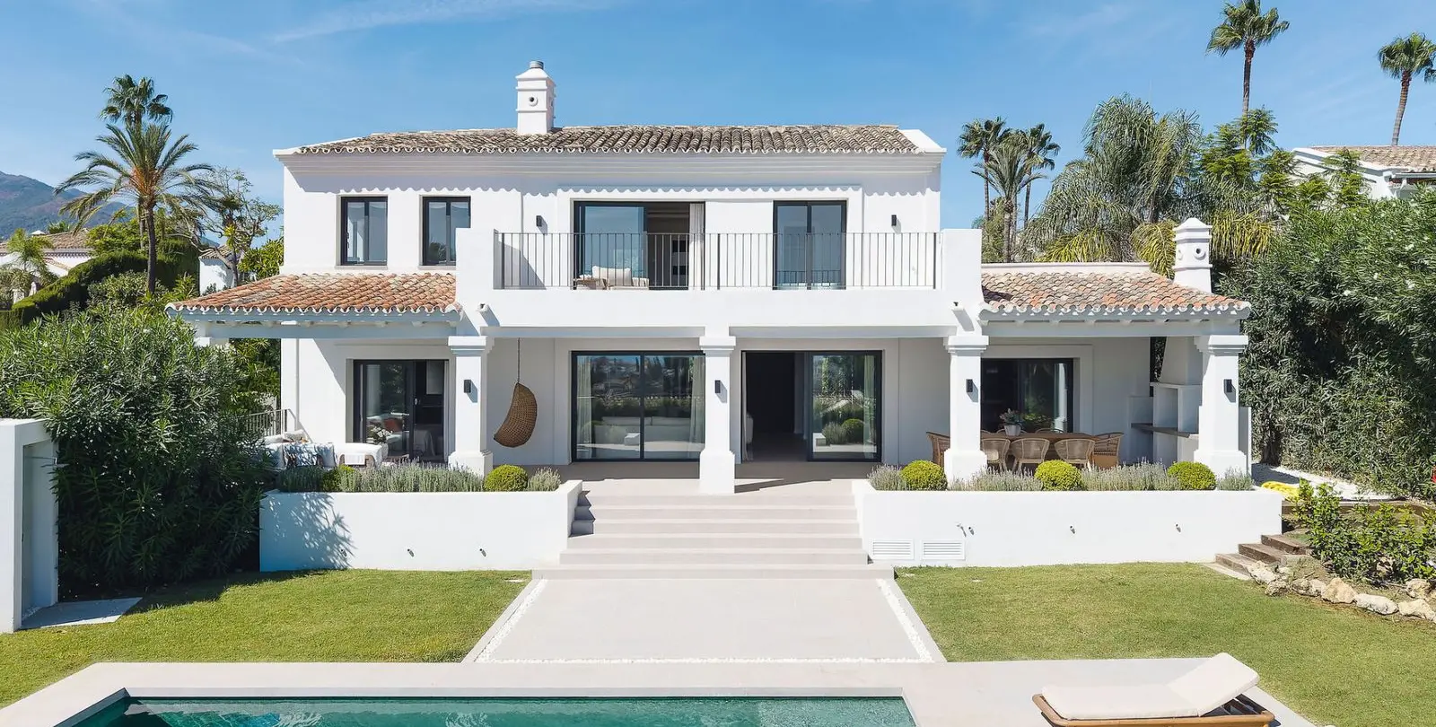 Sale of detached villa in Nueva Andalucía 26