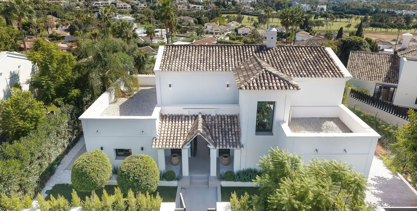 Sale of detached villa in Nueva Andalucía 27