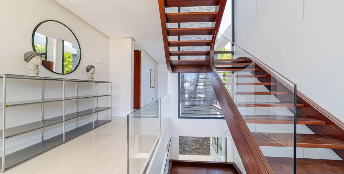 Long-term rent of detached villa in Nueva Andalucía 13