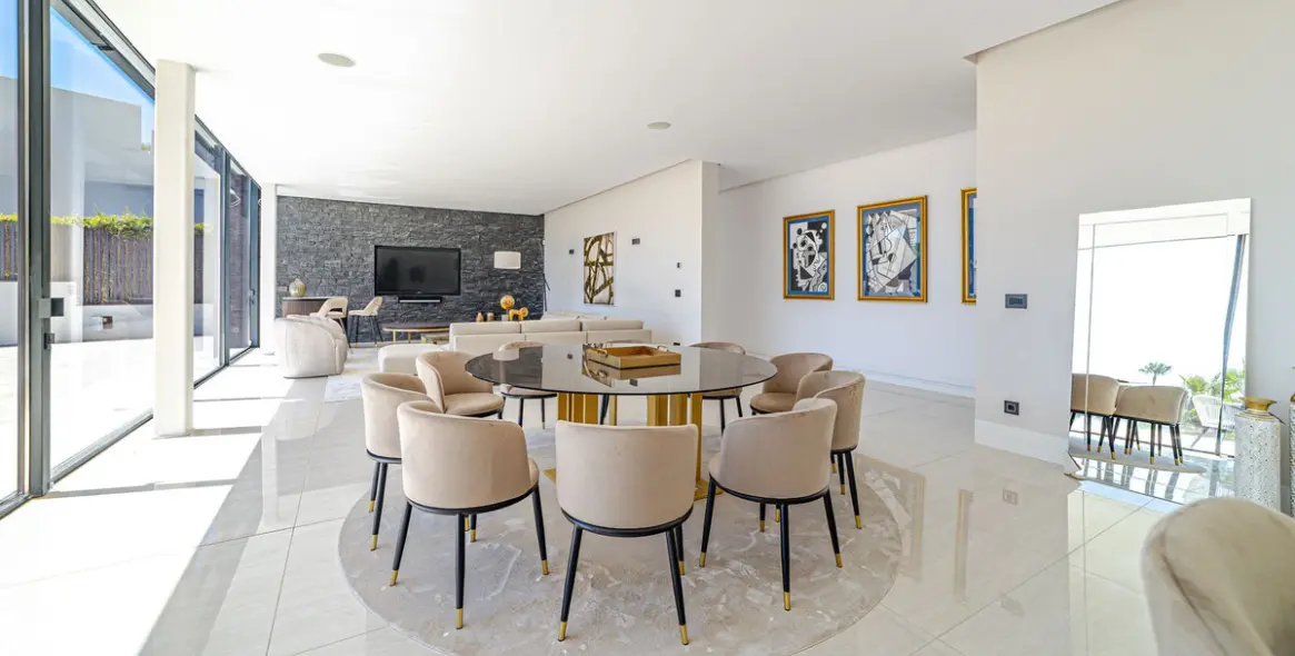 Long-term rent of detached villa in Nueva Andalucía 15