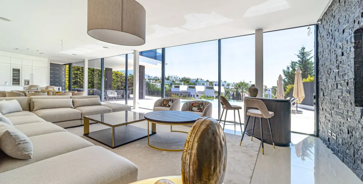 Long-term rent of detached villa in Nueva Andalucía 17