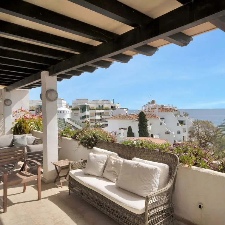Sale of penthouse in Marbella