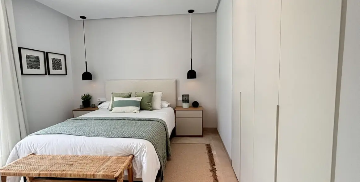 Sale of detached villa in The Golden Mile 32