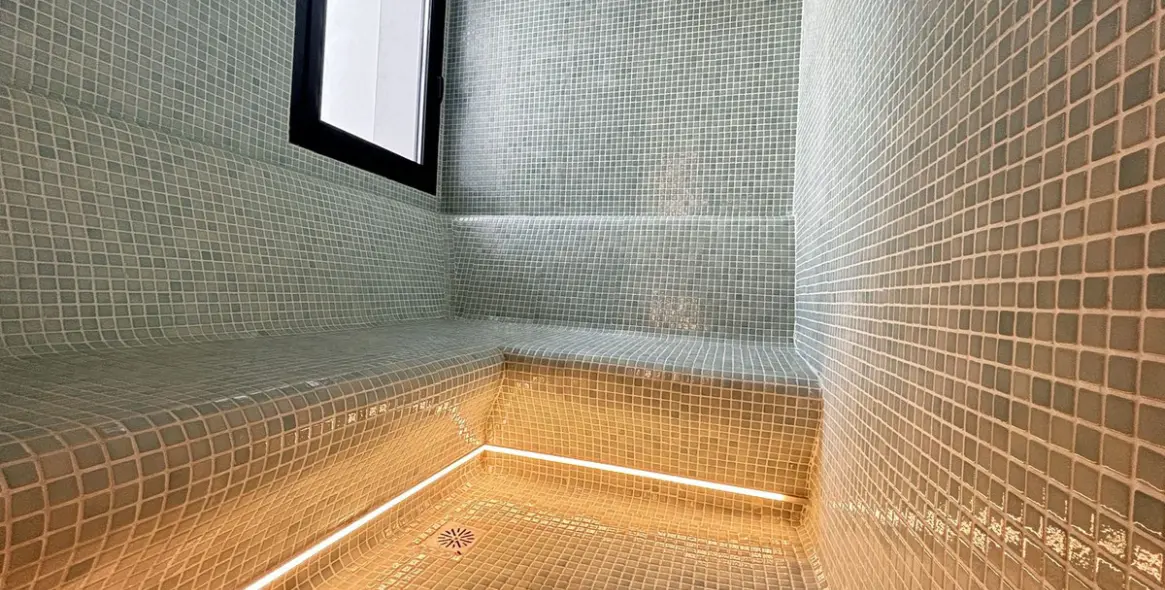 Sale of detached villa in The Golden Mile 40