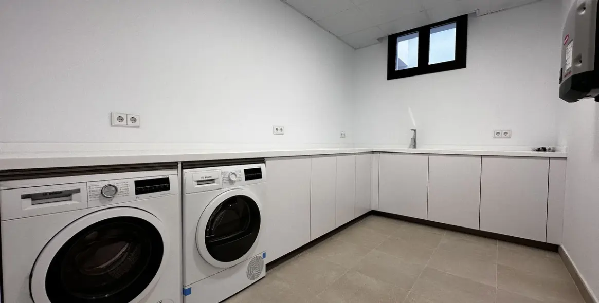 Sale of detached villa in The Golden Mile 44