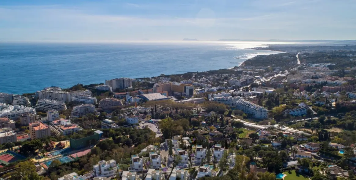 Sale of detached villa in The Golden Mile 46