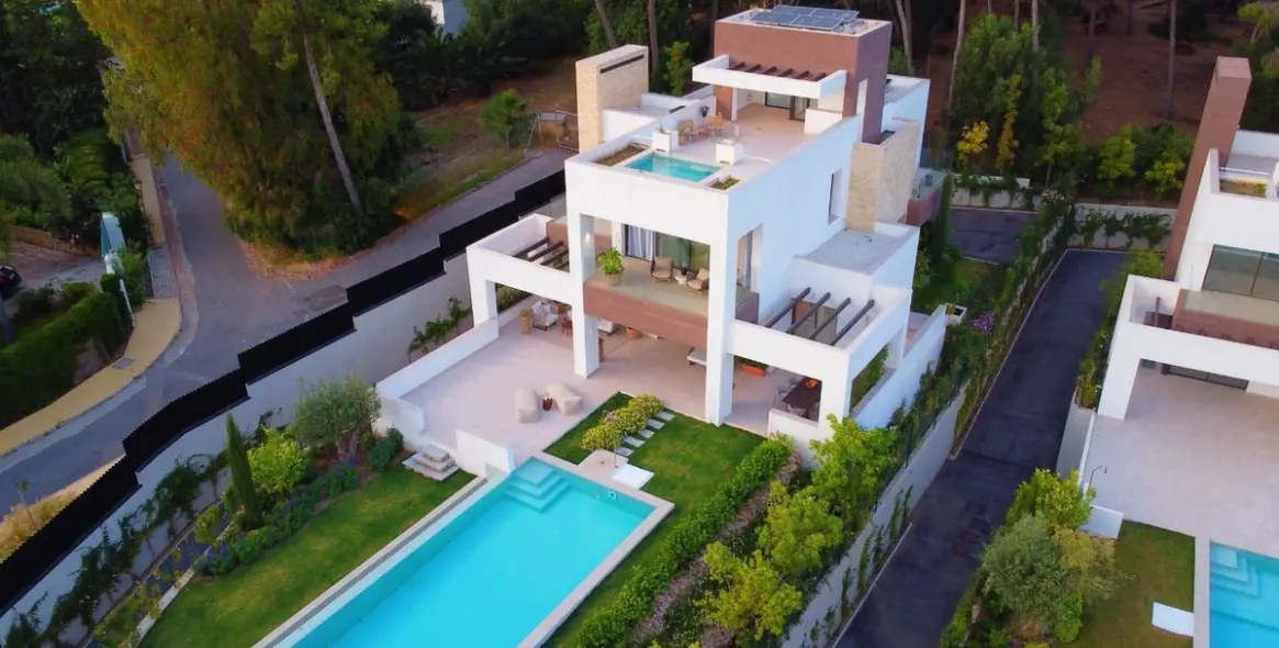 Sale of detached villa in The Golden Mile 48